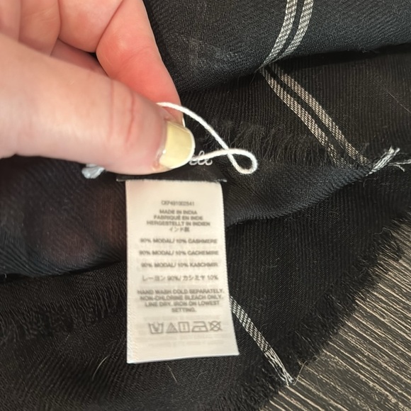 Madewell black and White Checkered Scarf - Picture 3 of 4